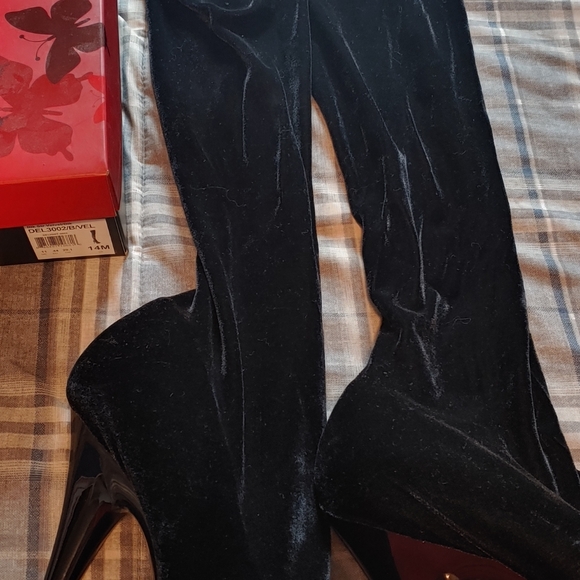 Women's size 14 thigh high boots - Picture 1 of 4